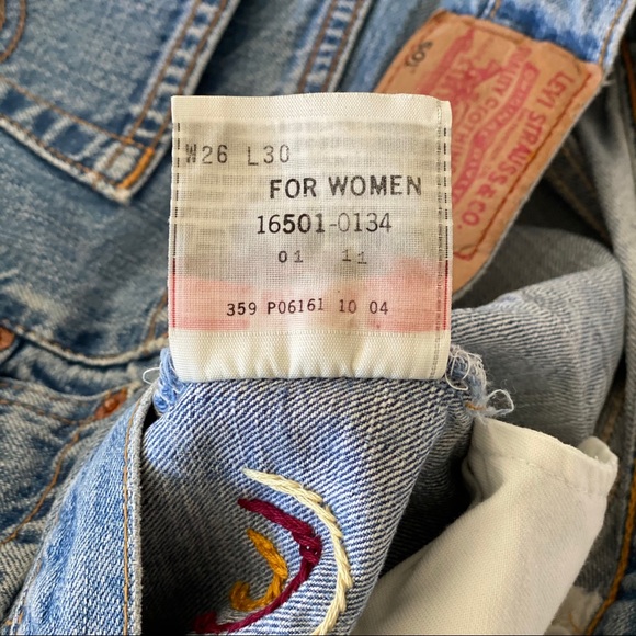 ONE OF A KIND LEVI HAND EMBROIDERED RAINBOW JEANS - Picture 16 of 16